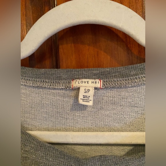 Forever21 F21 I LOVE H81 Heather Gray Long Sleeve Shirt Parisian Girl Graphic S - Picture 4 of 5